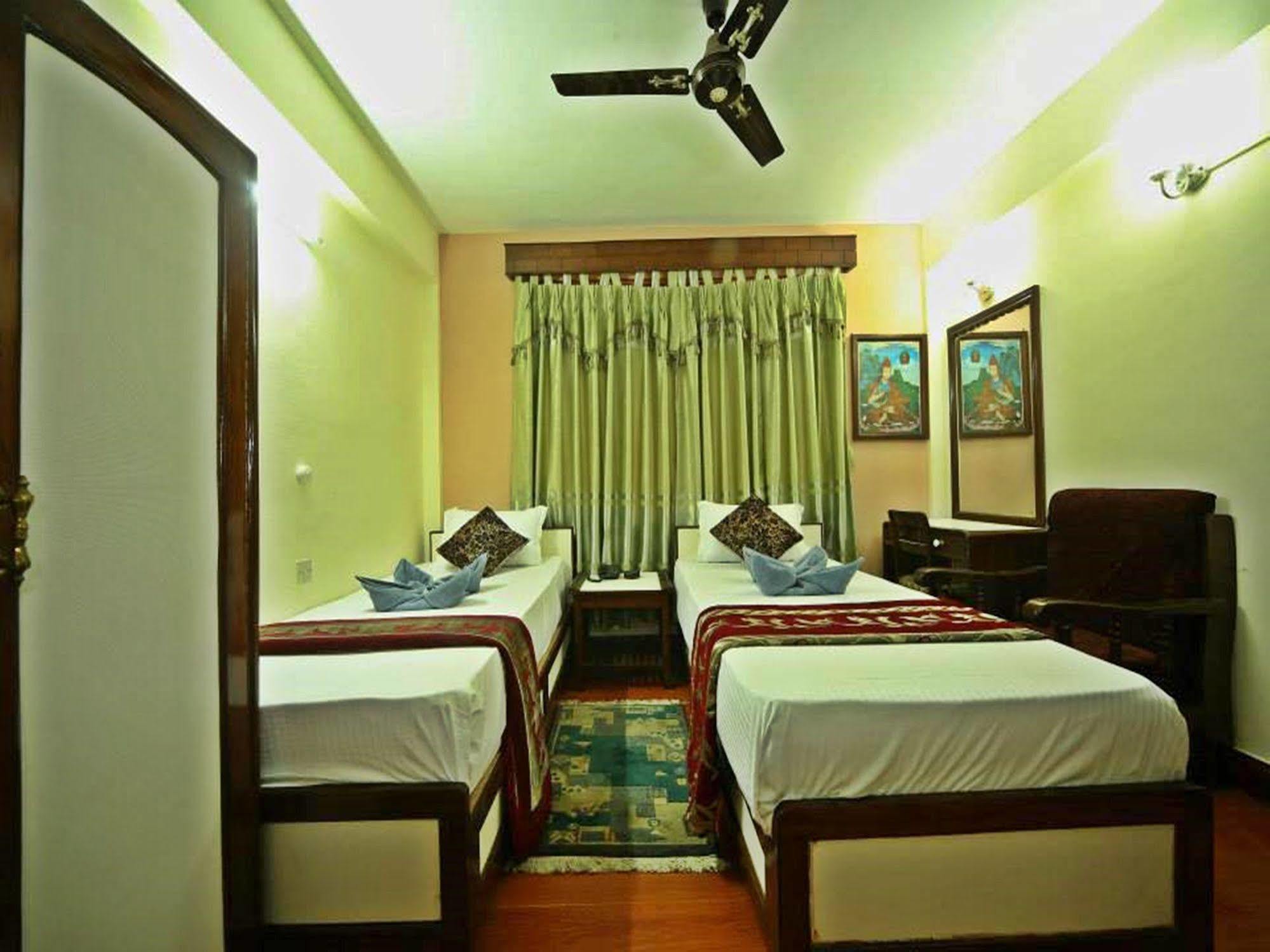 Hotel Pleasure Home Katmandú Exterior foto